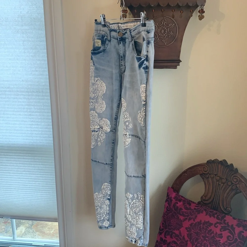 Reason unique paisley